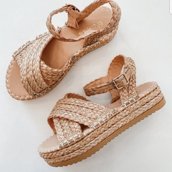 Shoes - 🚨END OF SUMMER SALE// woven Espadrille